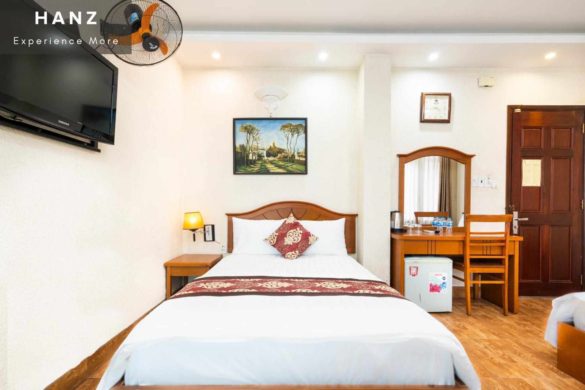 Hanz Queen Airport Hotel Saigon Хошимін Екстер'єр фото